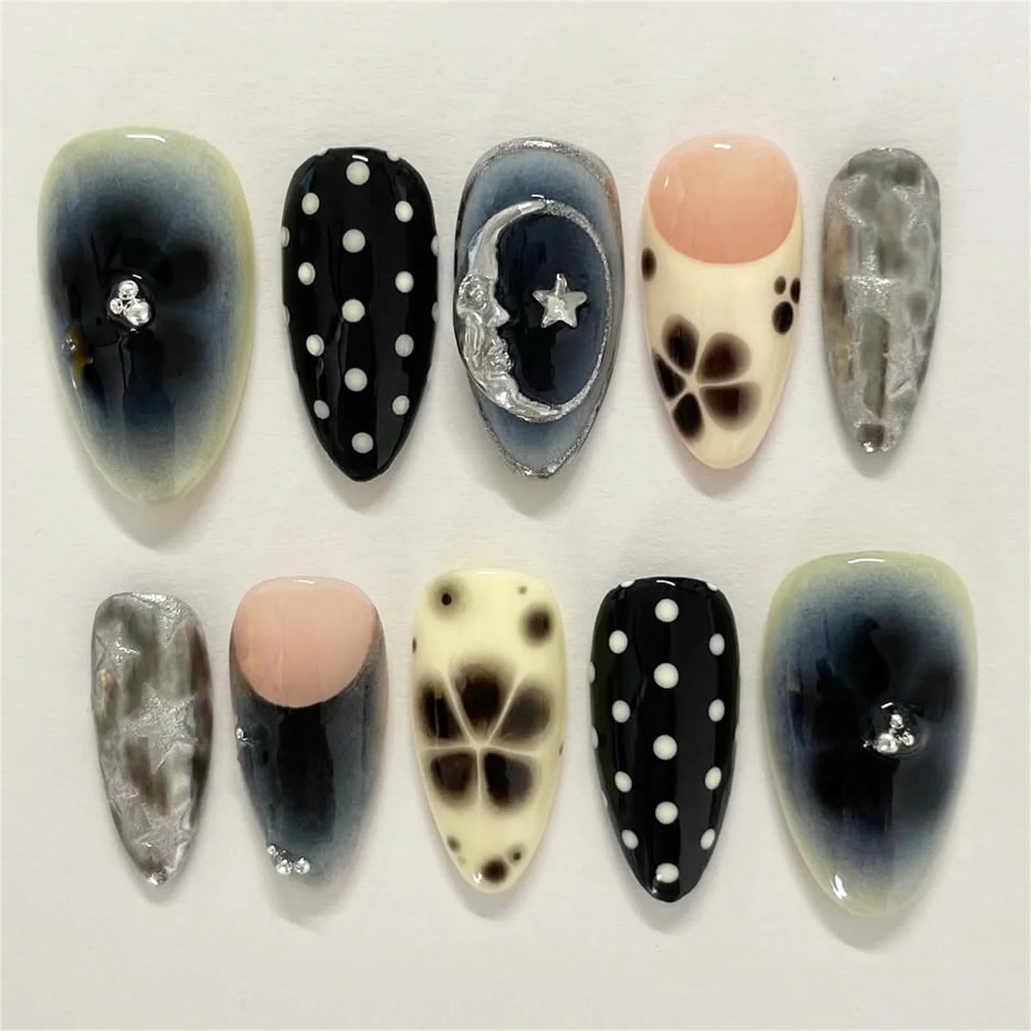 24pcs White Flower Fake Nail Tips Ins Yellow Pink Blush False Nails Wearable Full Cover European Almond Shaped Press on Nails